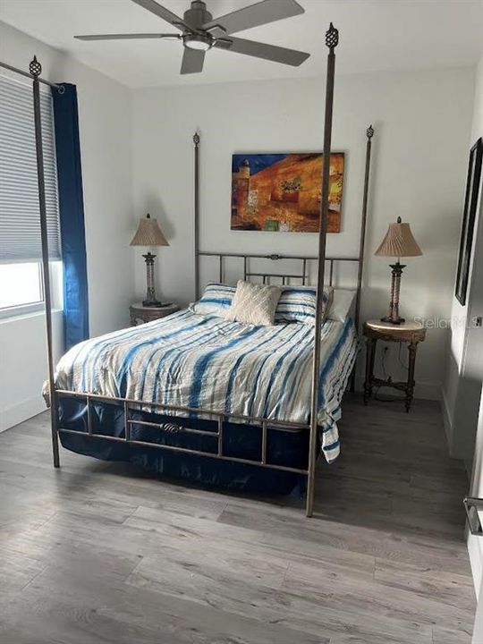 Active With Contract: $439,000 (1 beds, 2 baths, 858 Square Feet)