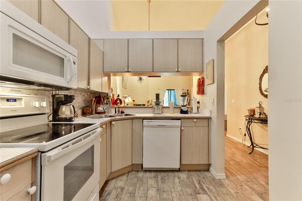 En Venta: $219,000 (2 camas, 2 baños, 904 Pies cuadrados)
