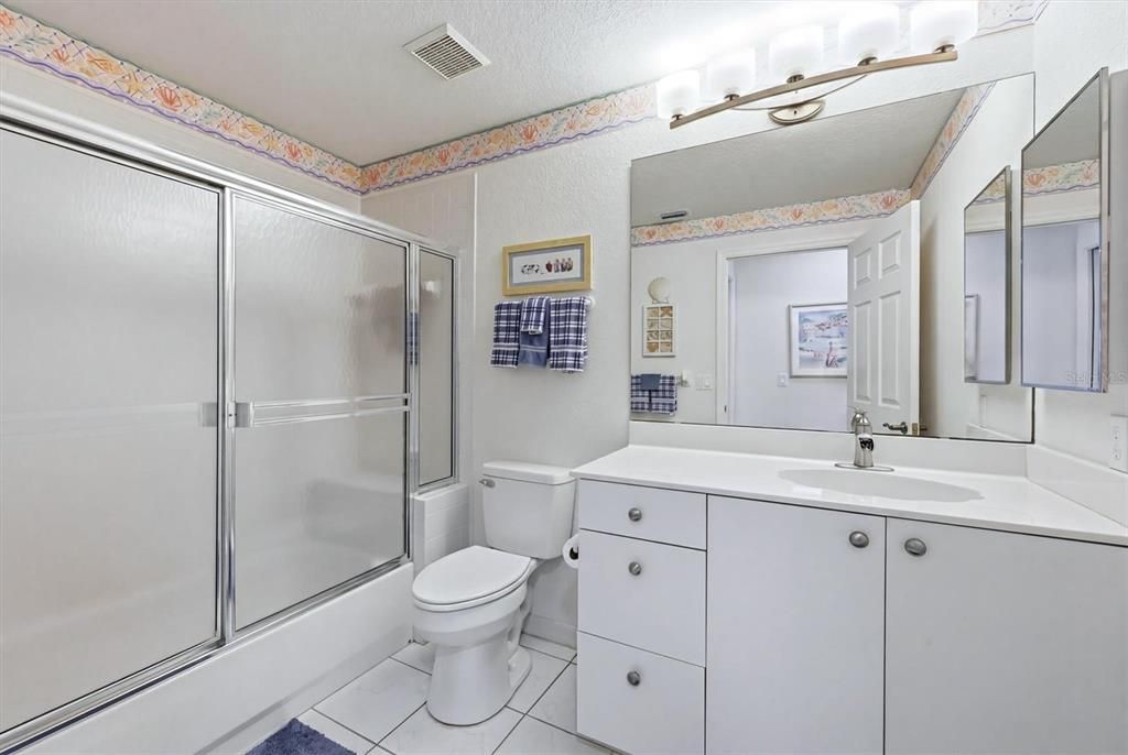 For Sale: $214,700 (2 beds, 2 baths, 1407 Square Feet)