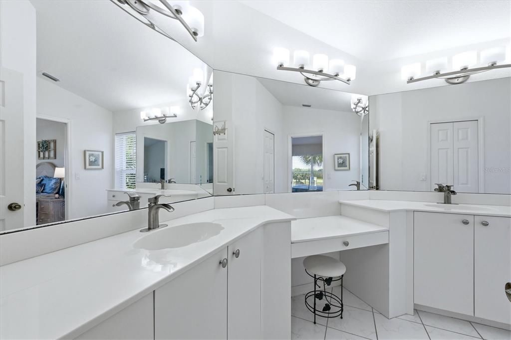 For Sale: $214,700 (2 beds, 2 baths, 1407 Square Feet)