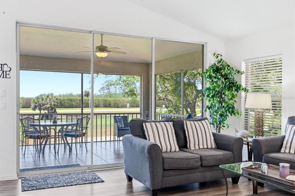 For Sale: $214,700 (2 beds, 2 baths, 1407 Square Feet)