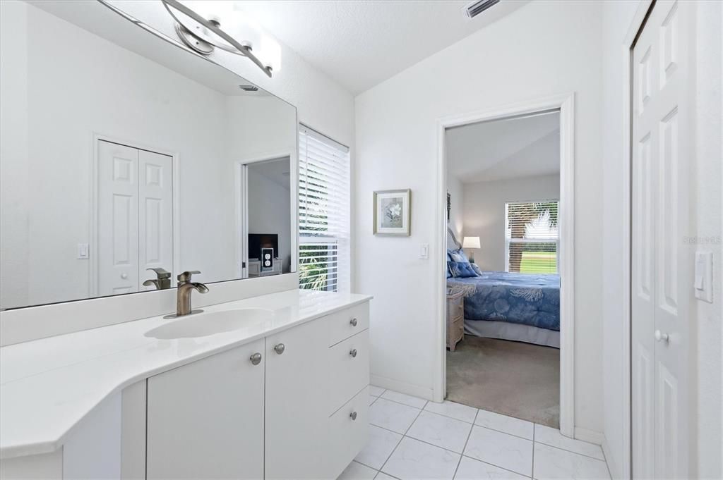 For Sale: $214,700 (2 beds, 2 baths, 1407 Square Feet)
