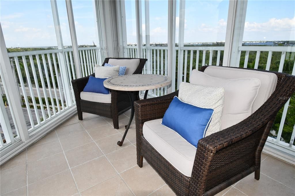 For Rent: $4,995 (3 beds, 2 baths, 1207 Square Feet)