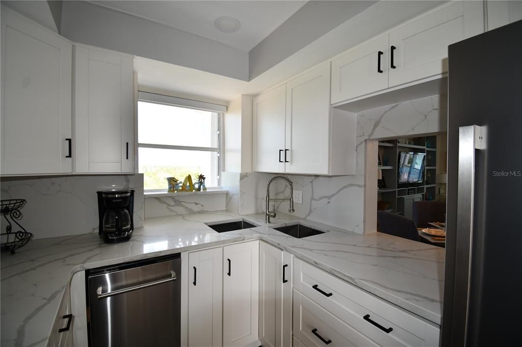 For Rent: $4,995 (3 beds, 2 baths, 1207 Square Feet)
