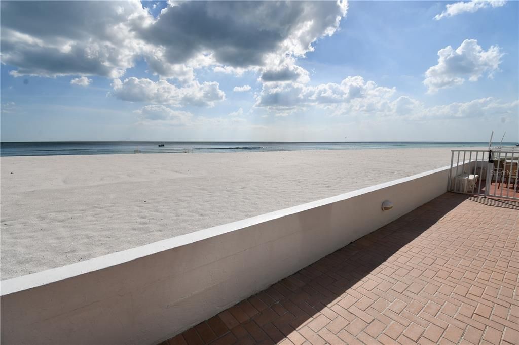 For Rent: $4,995 (3 beds, 2 baths, 1207 Square Feet)