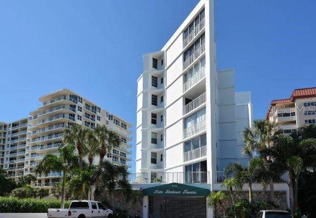 For Rent: $4,995 (3 beds, 2 baths, 1207 Square Feet)