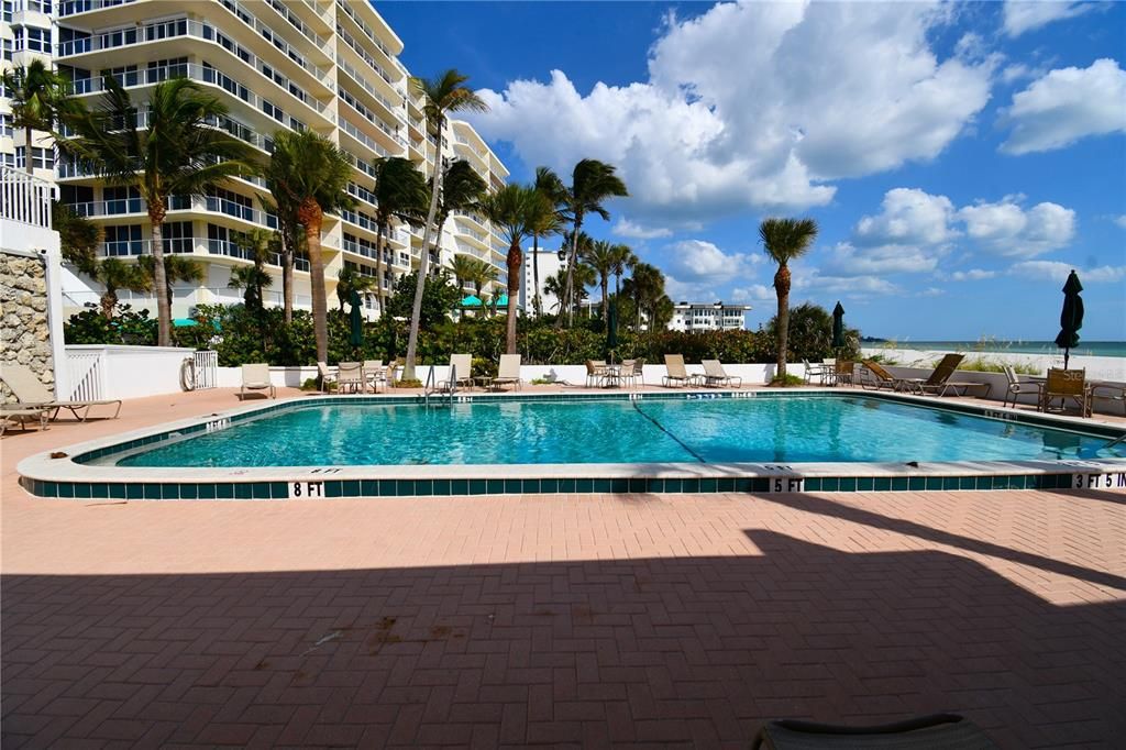 For Rent: $4,995 (3 beds, 2 baths, 1207 Square Feet)