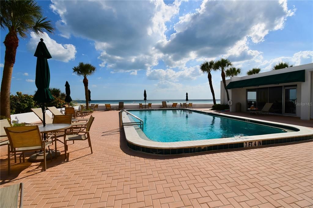 For Rent: $4,995 (3 beds, 2 baths, 1207 Square Feet)