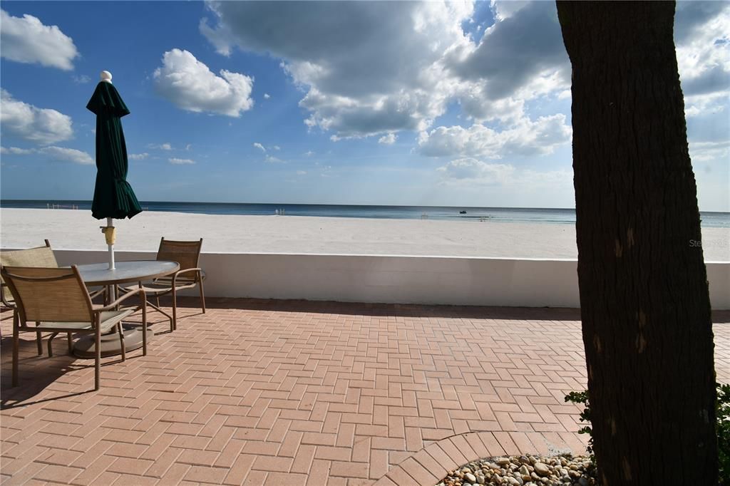 For Rent: $4,995 (3 beds, 2 baths, 1207 Square Feet)