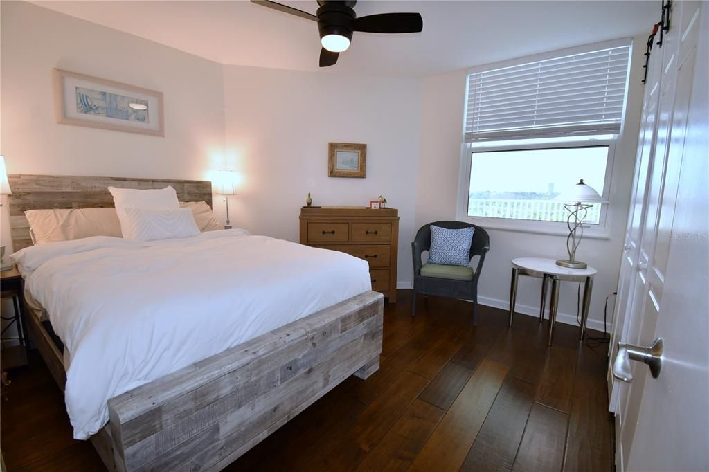 For Rent: $4,995 (3 beds, 2 baths, 1207 Square Feet)