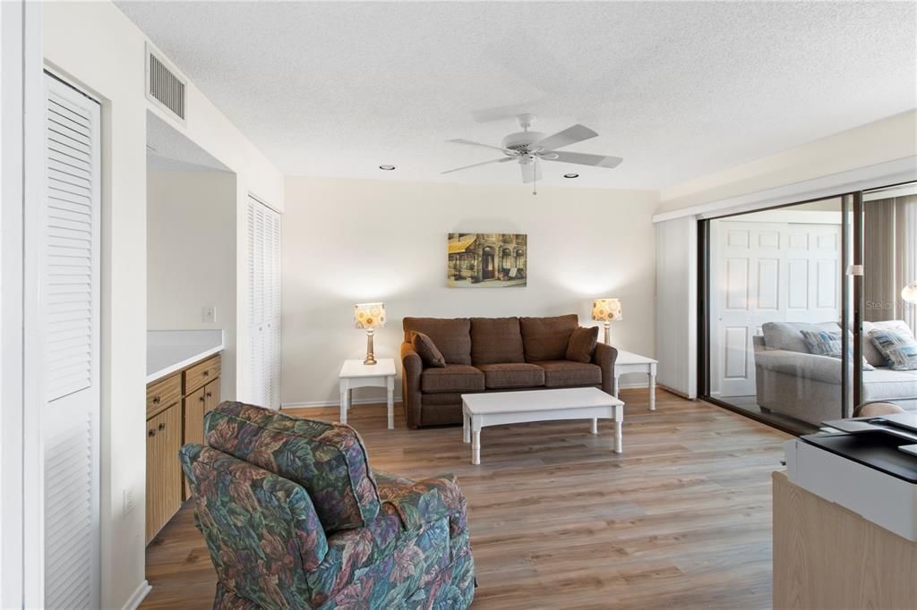 For Sale: $389,900 (3 beds, 2 baths, 1632 Square Feet)