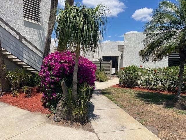 For Sale: $389,900 (3 beds, 2 baths, 1632 Square Feet)