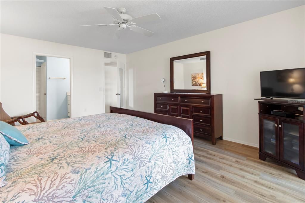 For Sale: $389,900 (3 beds, 2 baths, 1632 Square Feet)