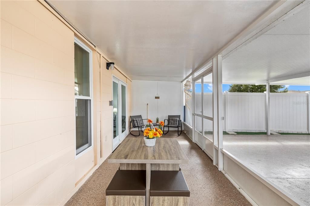 For Sale: $99,900 (1 beds, 1 baths, 648 Square Feet)