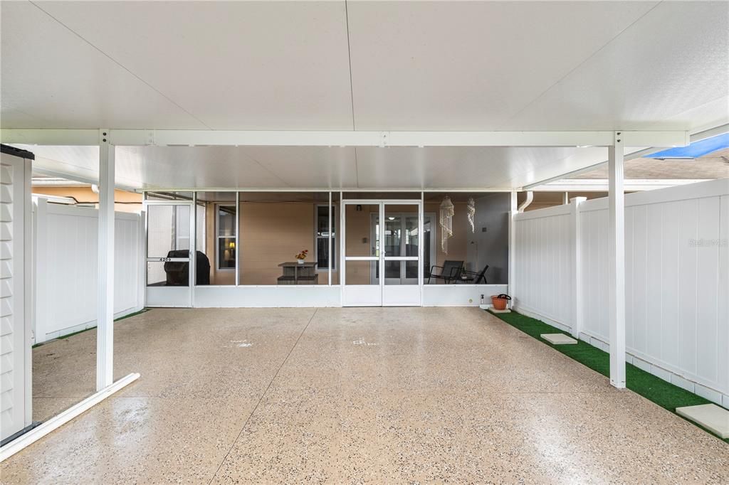 For Sale: $99,900 (1 beds, 1 baths, 648 Square Feet)