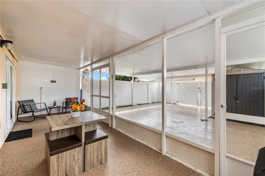 For Sale: $99,900 (1 beds, 1 baths, 648 Square Feet)