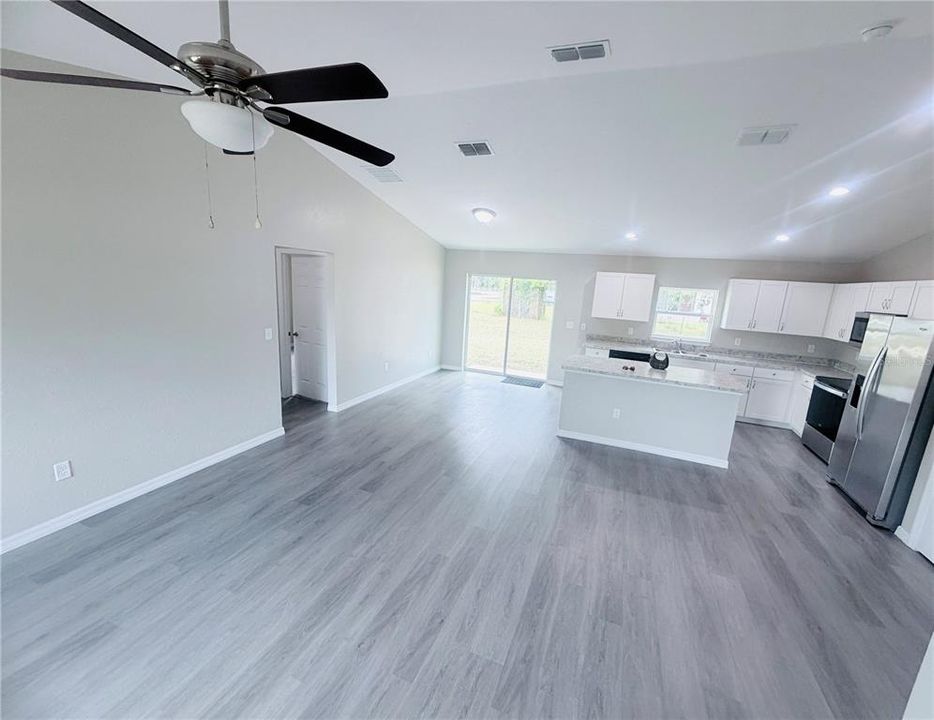 В аренду: $1,700 (3 спален, 2 ванн, 1397 Квадратных фут)