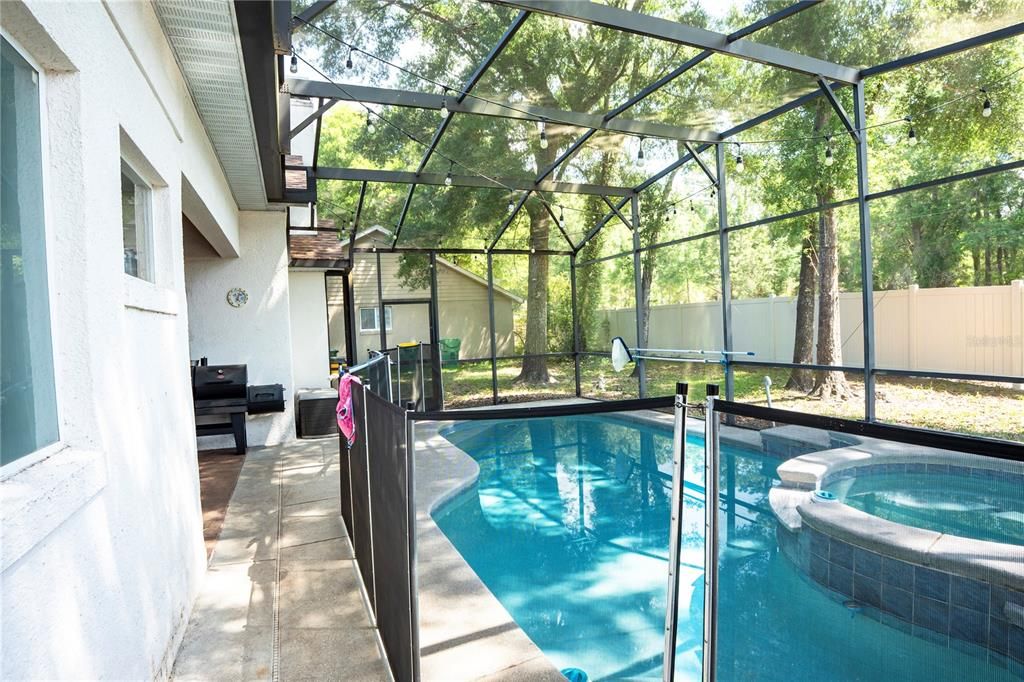 For Sale: $545,000 (5 beds, 3 baths, 2175 Square Feet)