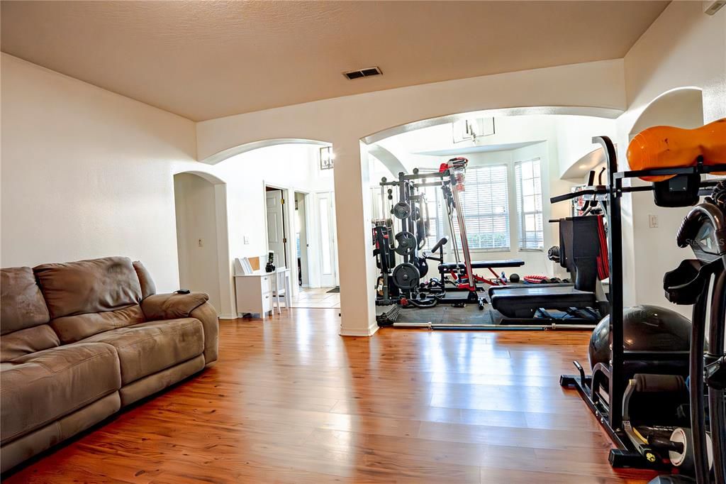 For Sale: $545,000 (5 beds, 3 baths, 2175 Square Feet)