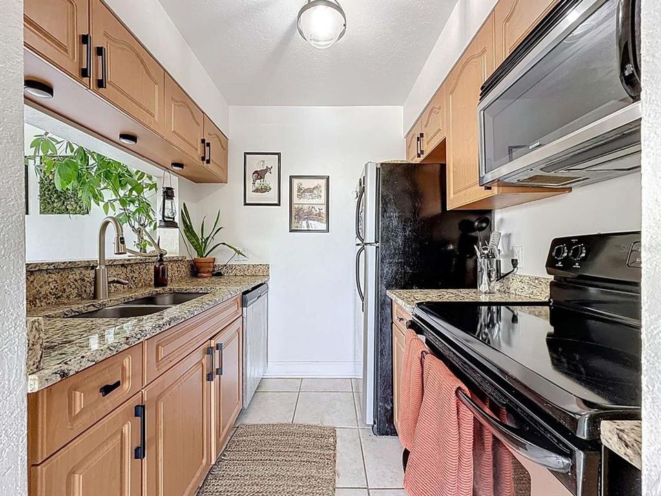 На продажу: $168,000 (1 спален, 1 ванн, 640 Квадратных фут)