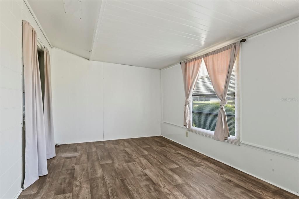 Activo con contrato: $235,000 (2 camas, 2 baños, 1256 Pies cuadrados)