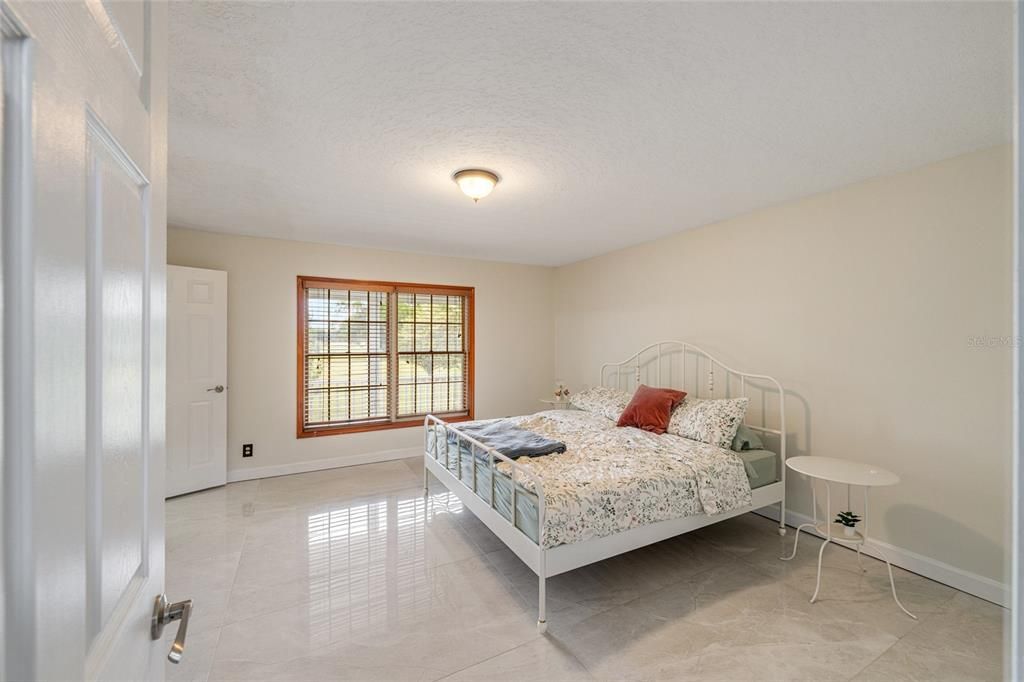 For Sale: $999,999 (4 beds, 3 baths, 3033 Square Feet)
