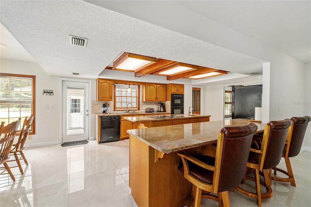 For Sale: $999,999 (4 beds, 3 baths, 3033 Square Feet)