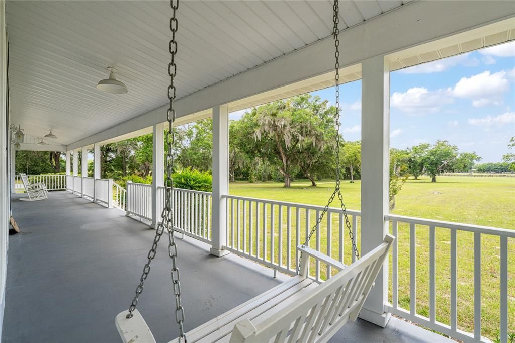 For Sale: $999,999 (4 beds, 3 baths, 3033 Square Feet)