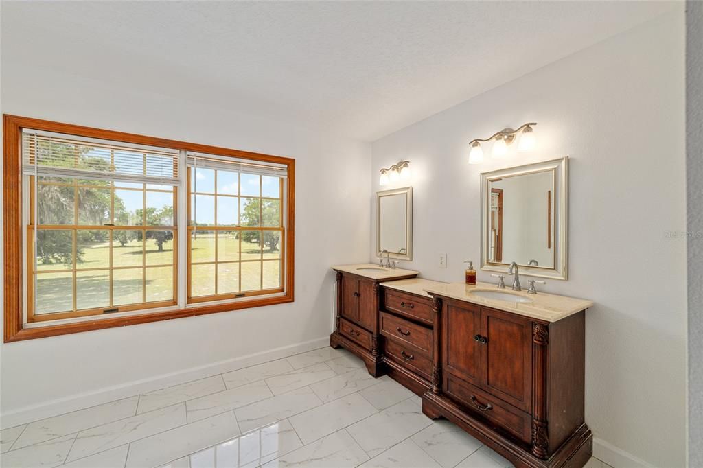 For Sale: $999,999 (4 beds, 3 baths, 3033 Square Feet)
