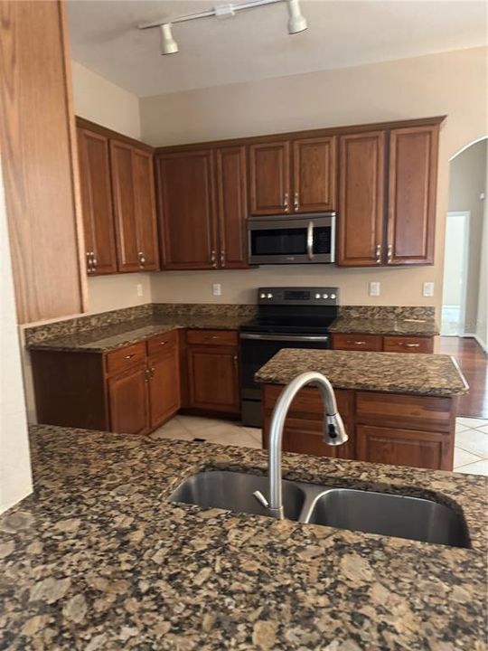 For Rent: $3,195 (7 beds, 5 baths, 3240 Square Feet)