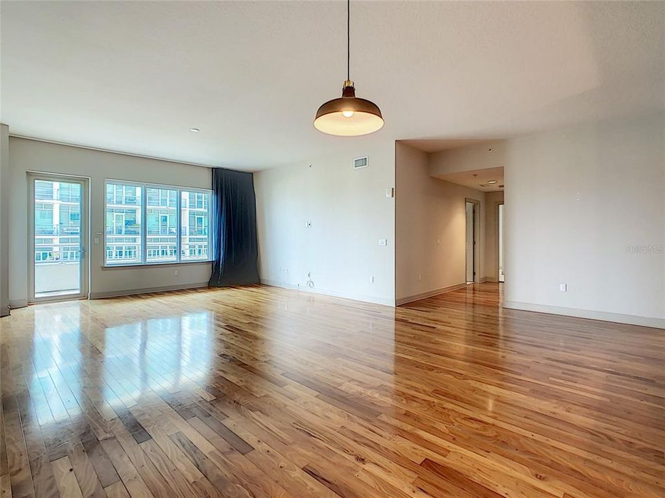 En Renta: $3,875 (2 camas, 2 baños, 1970 Pies cuadrados)