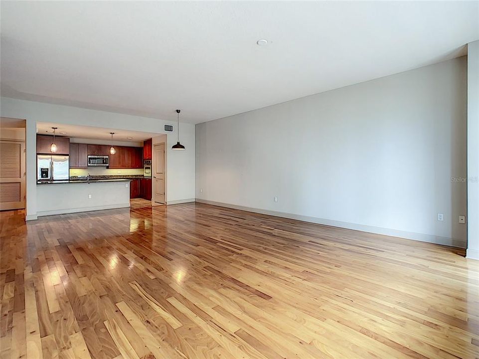 En Renta: $3,875 (2 camas, 2 baños, 1970 Pies cuadrados)