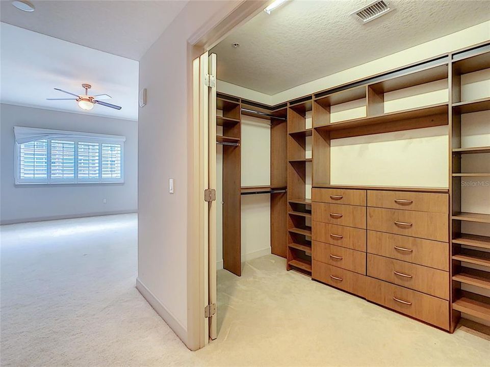 En Renta: $3,875 (2 camas, 2 baños, 1970 Pies cuadrados)