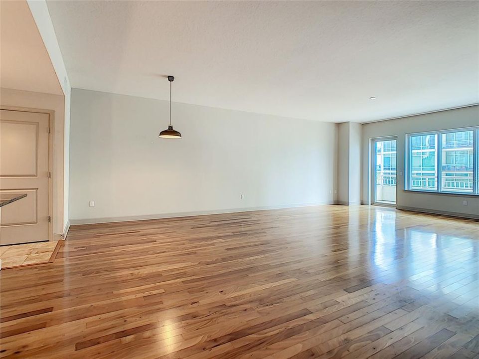 En Renta: $3,875 (2 camas, 2 baños, 1970 Pies cuadrados)