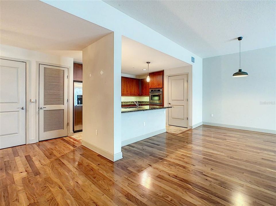 En Renta: $3,875 (2 camas, 2 baños, 1970 Pies cuadrados)