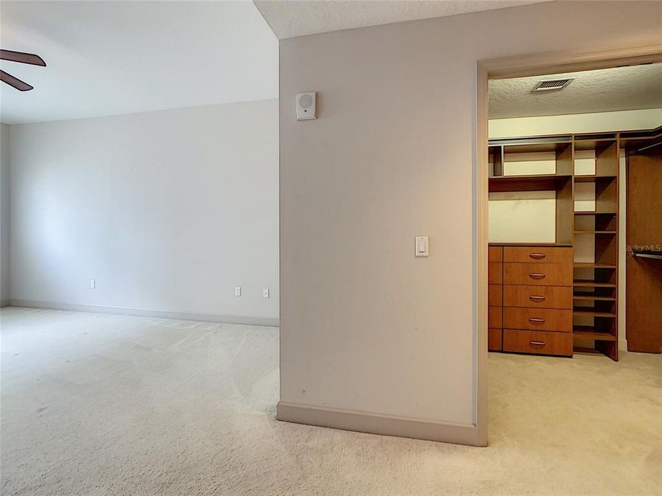 En Renta: $3,875 (2 camas, 2 baños, 1970 Pies cuadrados)
