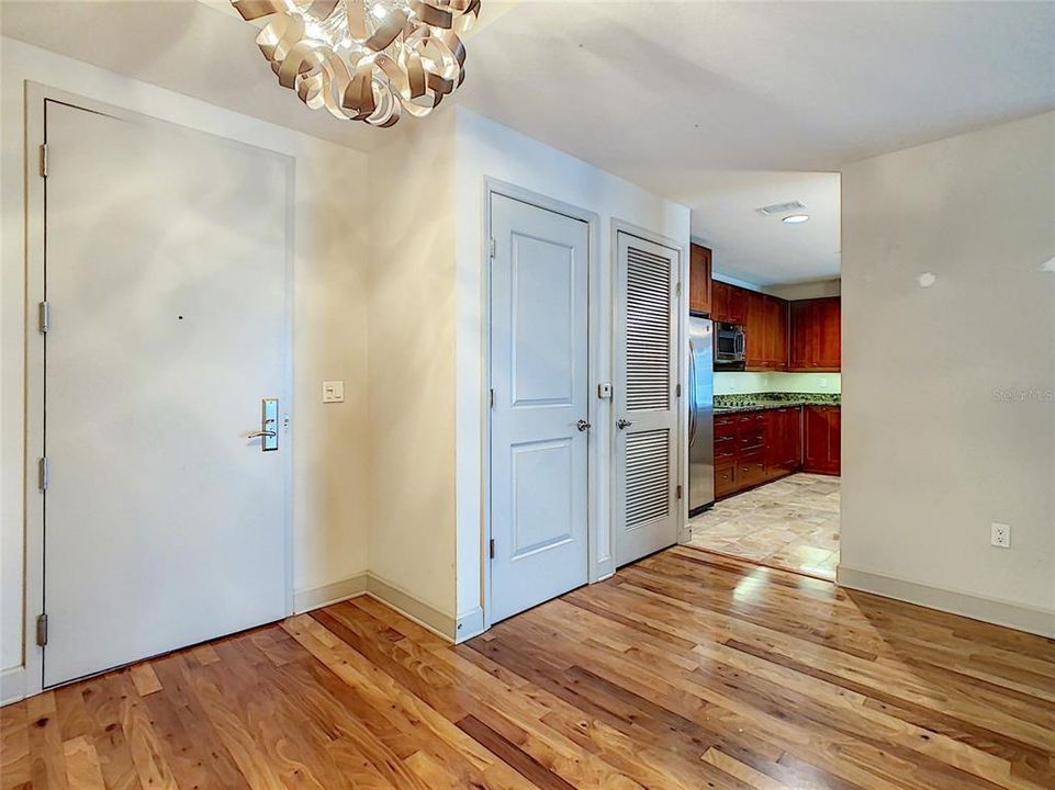 En Renta: $3,875 (2 camas, 2 baños, 1970 Pies cuadrados)
