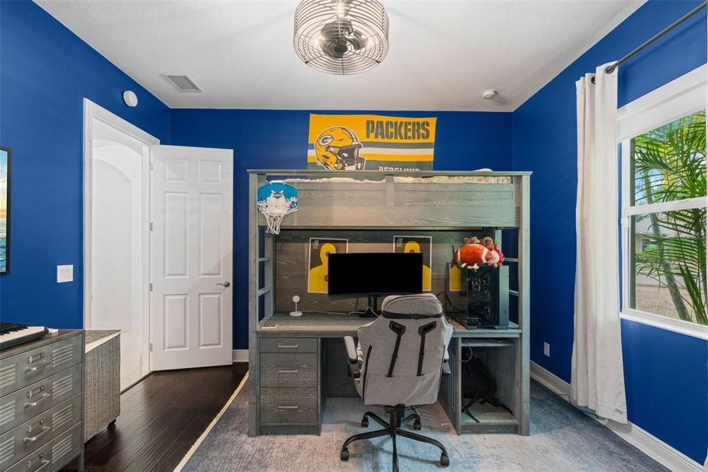 For Sale: $1,290,000 (3 beds, 4 baths, 3460 Square Feet)
