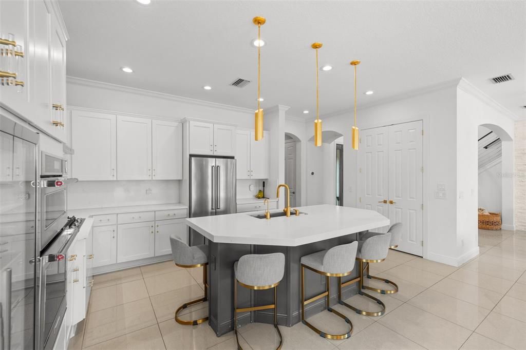 For Sale: $1,290,000 (3 beds, 4 baths, 3460 Square Feet)