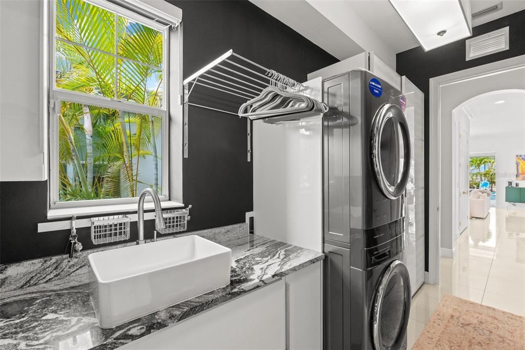For Sale: $1,290,000 (3 beds, 4 baths, 3460 Square Feet)