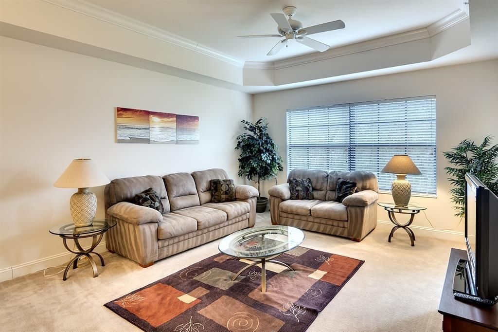 En Venta: $359,000 (3 camas, 2 baños, 1762 Pies cuadrados)