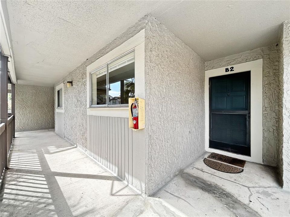 На продажу: $149,900 (2 спален, 2 ванн, 1068 Квадратных фут)