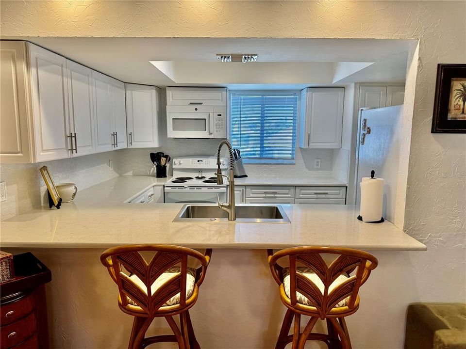 For Sale: $129,000 (2 beds, 2 baths, 999 Square Feet)