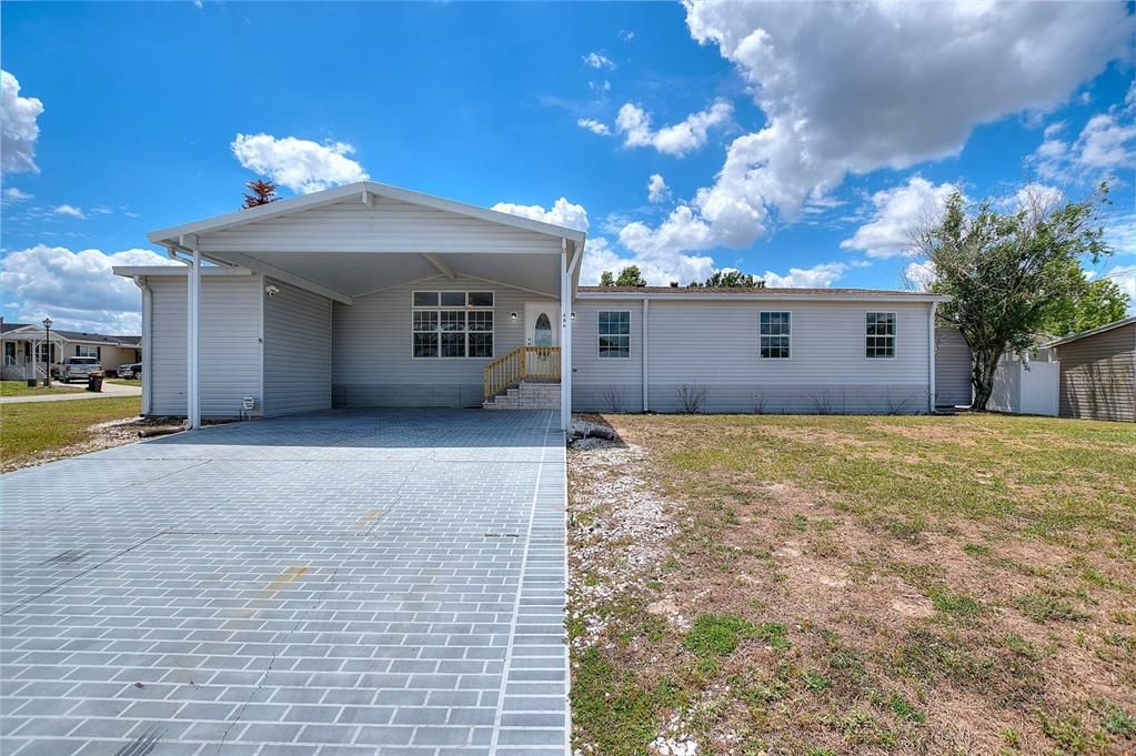 Под контрактом: $309,999 (5 спален, 3 ванн, 2108 Квадратных фут)