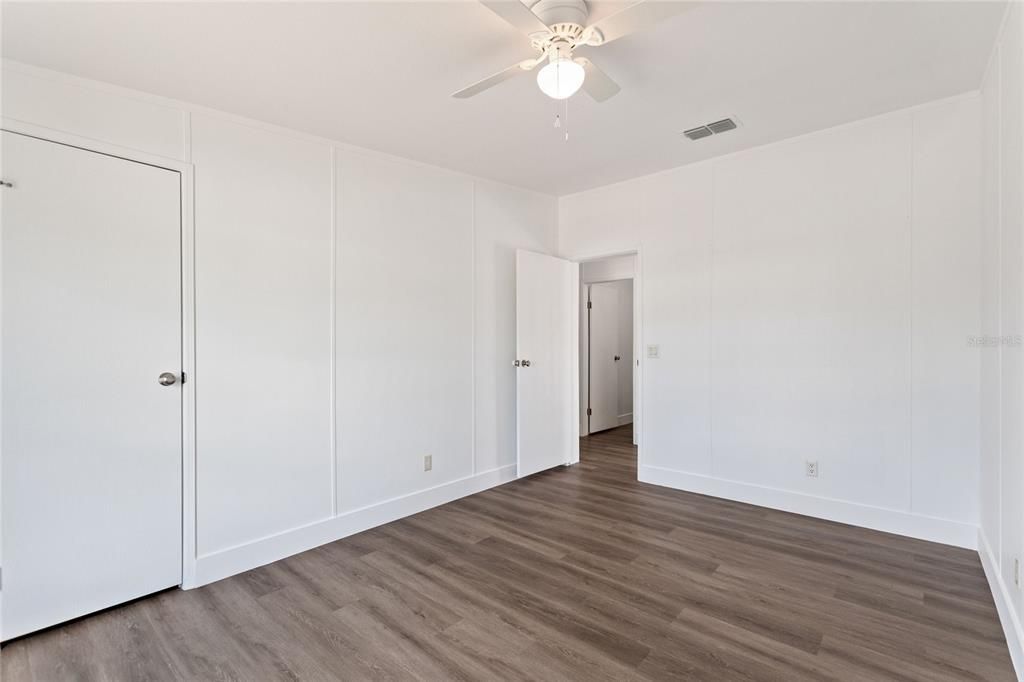 Под контрактом: $309,999 (5 спален, 3 ванн, 2108 Квадратных фут)