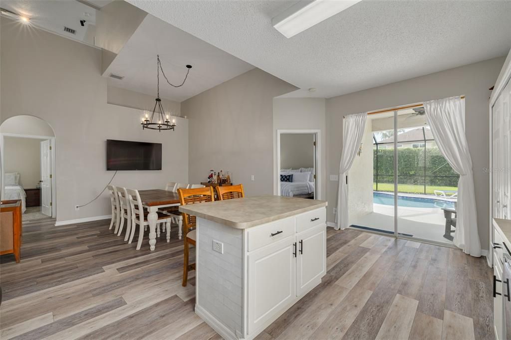 En Venta: $499,000 (4 camas, 3 baños, 2140 Pies cuadrados)
