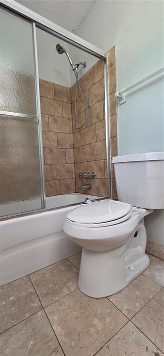 Active With Contract: $154,900 (2 beds, 2 baths, 975 Square Feet)