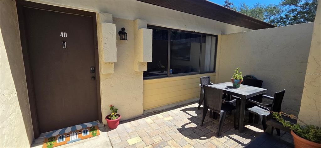 Active With Contract: $154,900 (2 beds, 2 baths, 975 Square Feet)