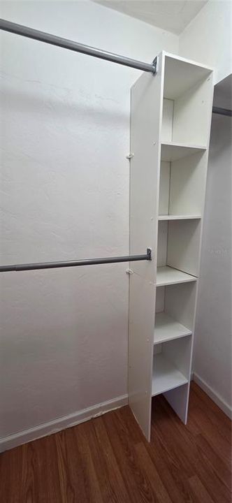 Active With Contract: $154,900 (2 beds, 2 baths, 975 Square Feet)