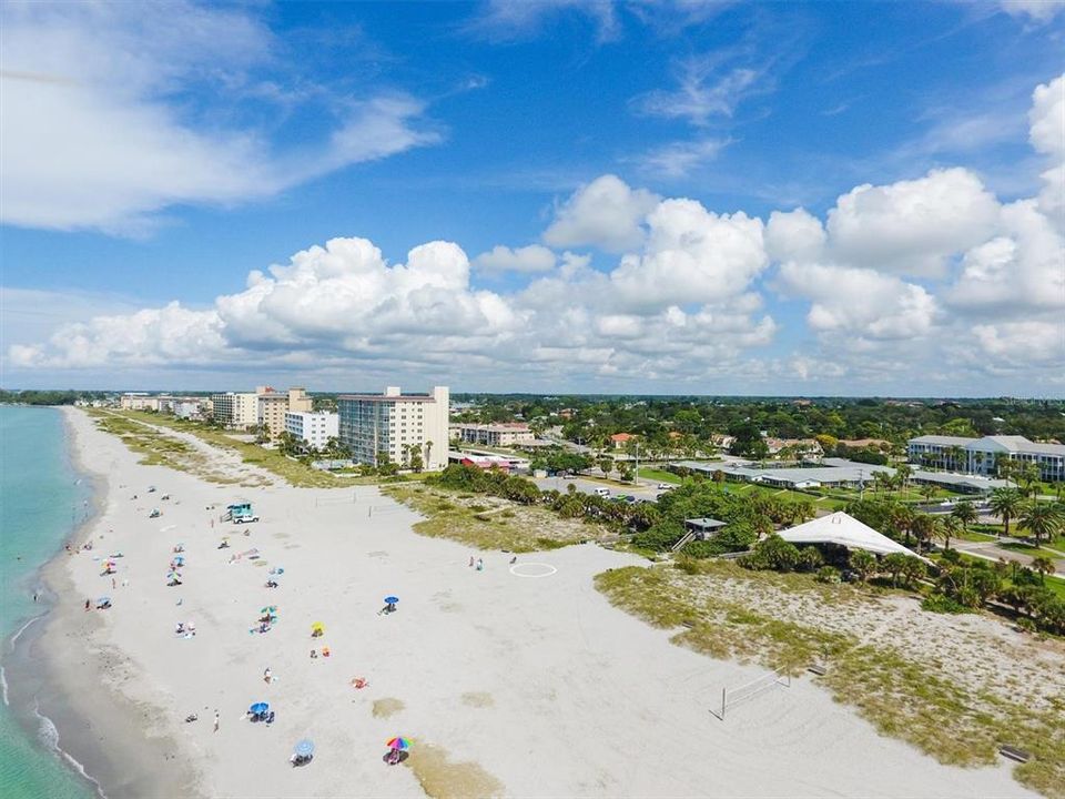 For Sale: $379,000 (2 beds, 1 baths, 959 Square Feet)